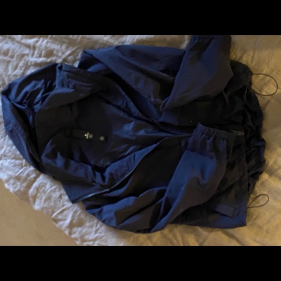 Lulu lemon Cropped waterproof jacket